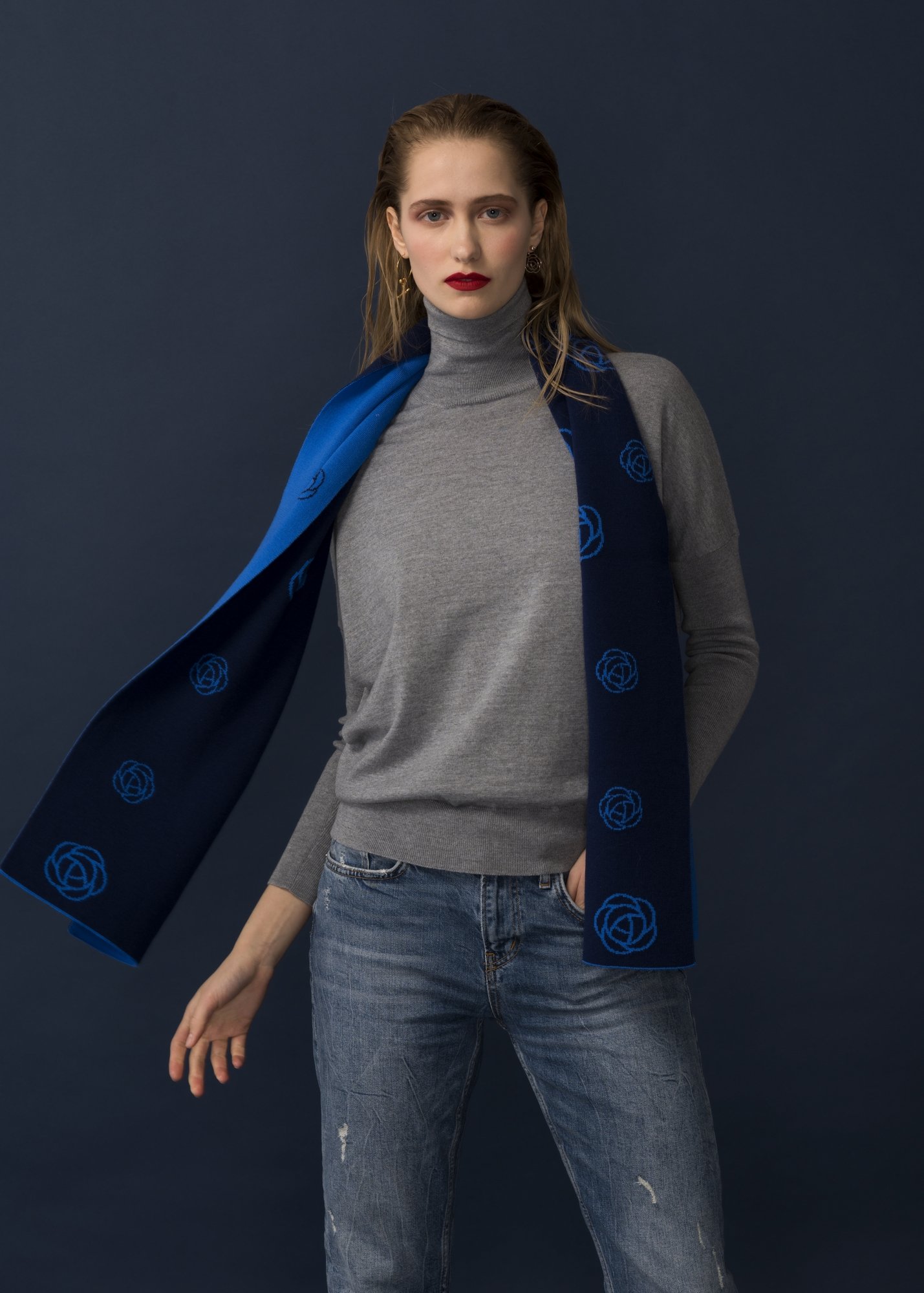 Foulard with peony print, Blue - AmiAmalia Luxury Knitwear