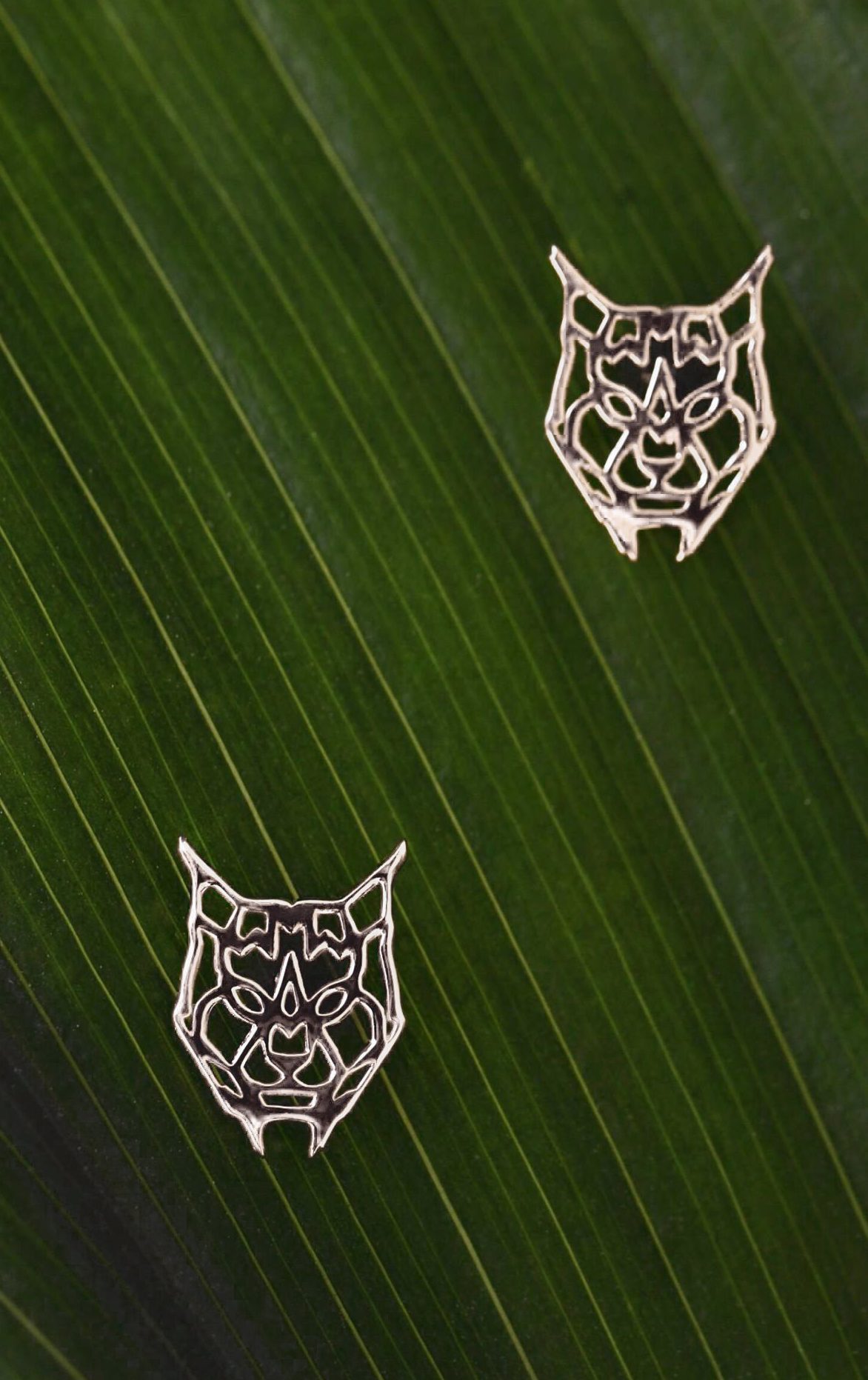 Lynx Fine jewelry studs, Silver - AmiAmalia Luxury Knitwear