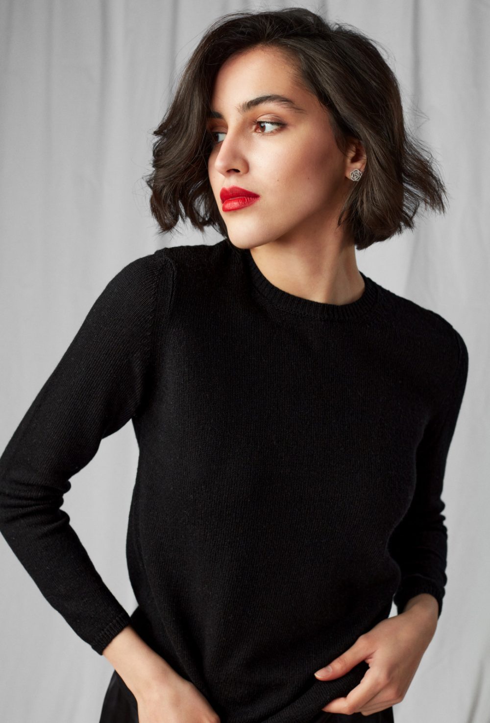 crew neck sweater with tie
