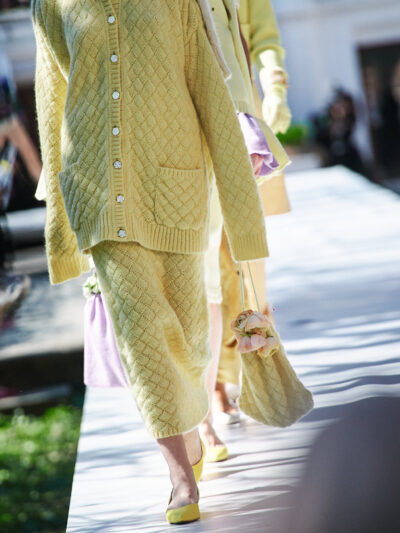 Fustă lungă "Clouded Squares" din mătase și mohair, galben pastel